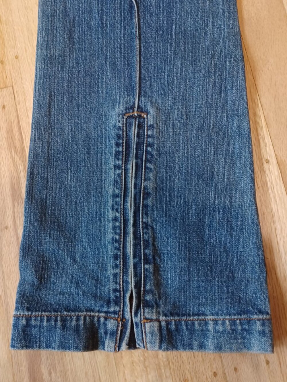 Calvin Klein rare Flare Jeans Bootcut with back leg zippers Sz 6 or 30x32 w/belt - Picture 4 of 8